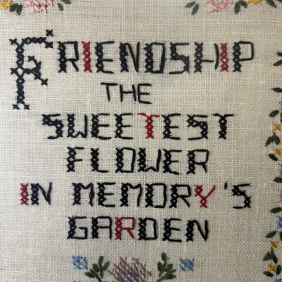 Vintage 60s Friendship Sweetest Flower Cross Stitch Sampler Framed Completed - Picture 9 of 10